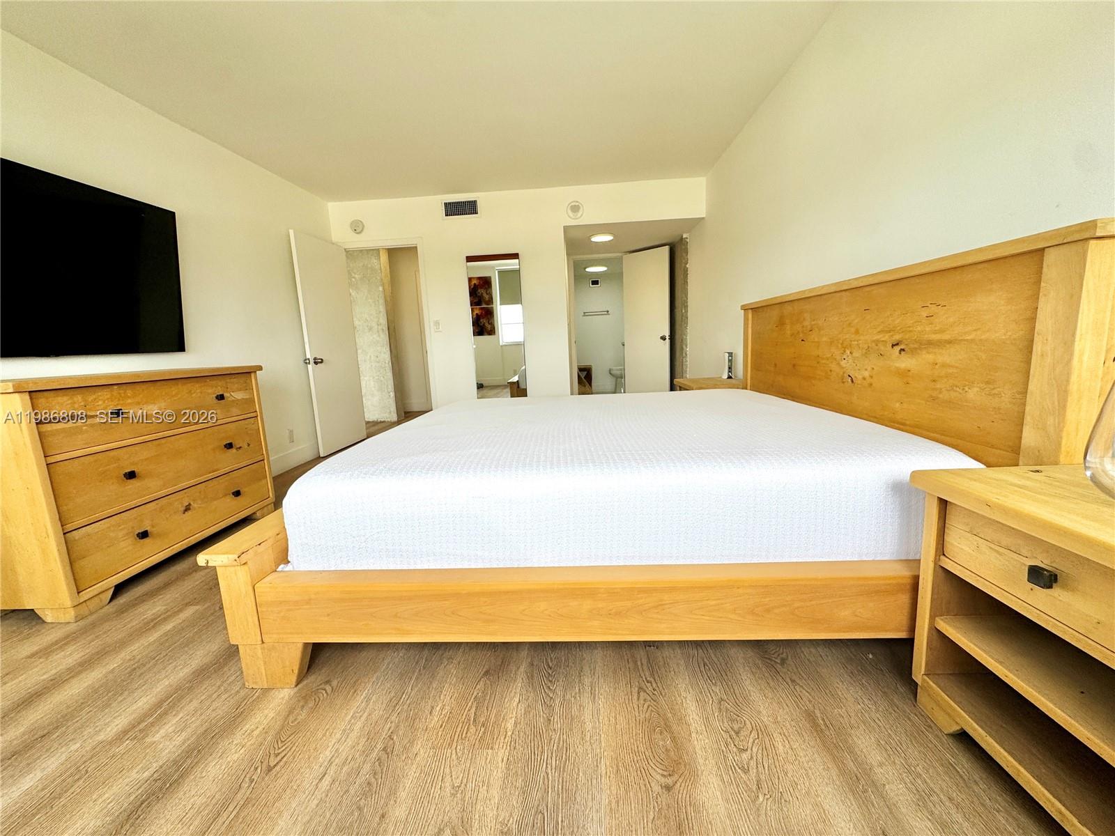 BAYVIEW TOWERS CONDO SOUT - Residential