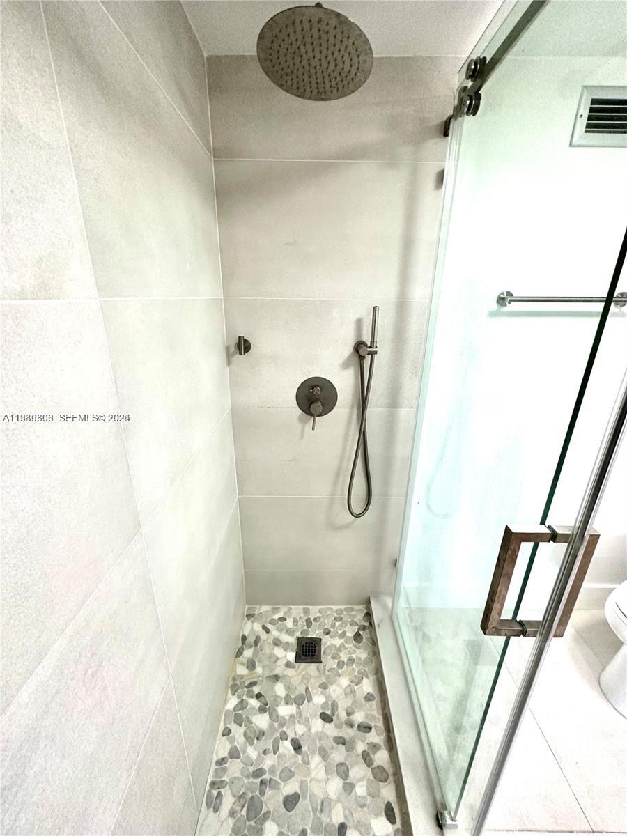 BAYVIEW TOWERS CONDO SOUT - Residential