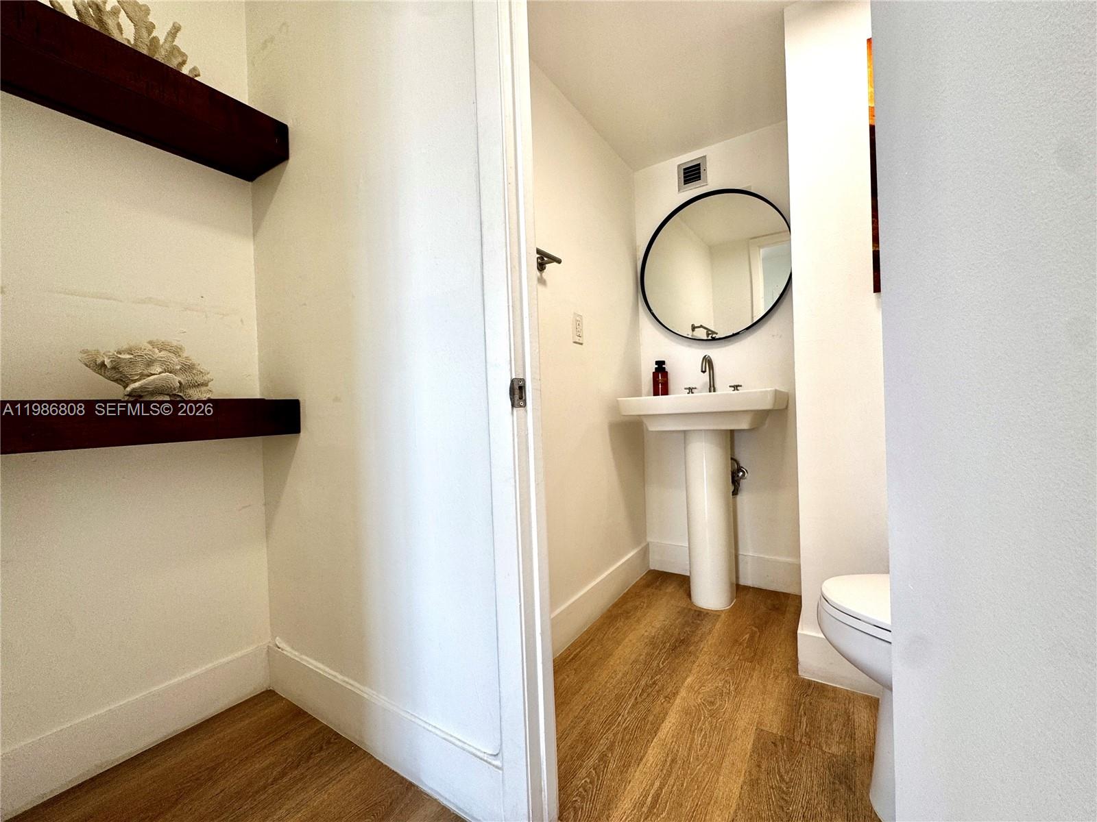 BAYVIEW TOWERS CONDO SOUT - Residential