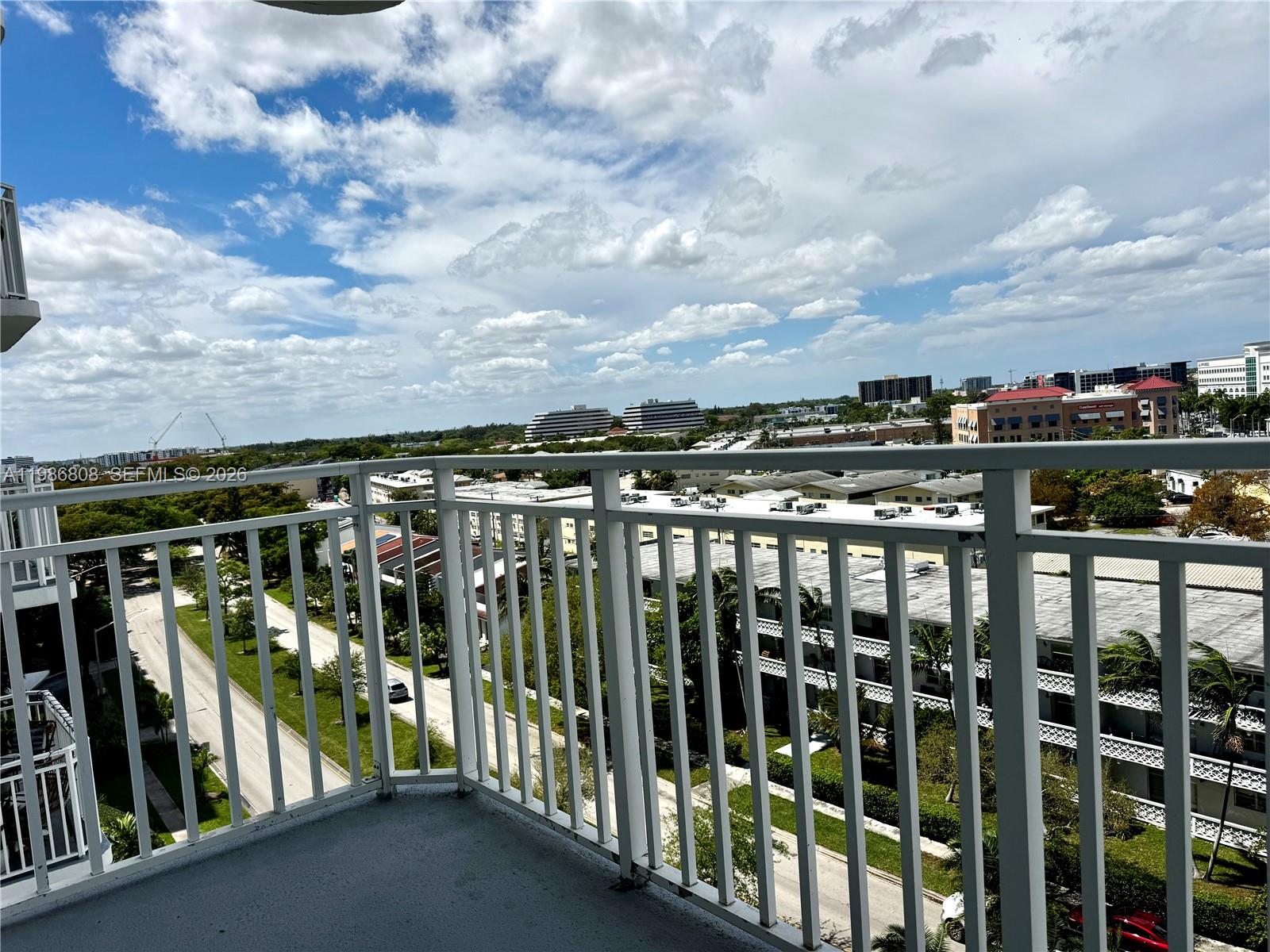 BAYVIEW TOWERS CONDO SOUT - Residential