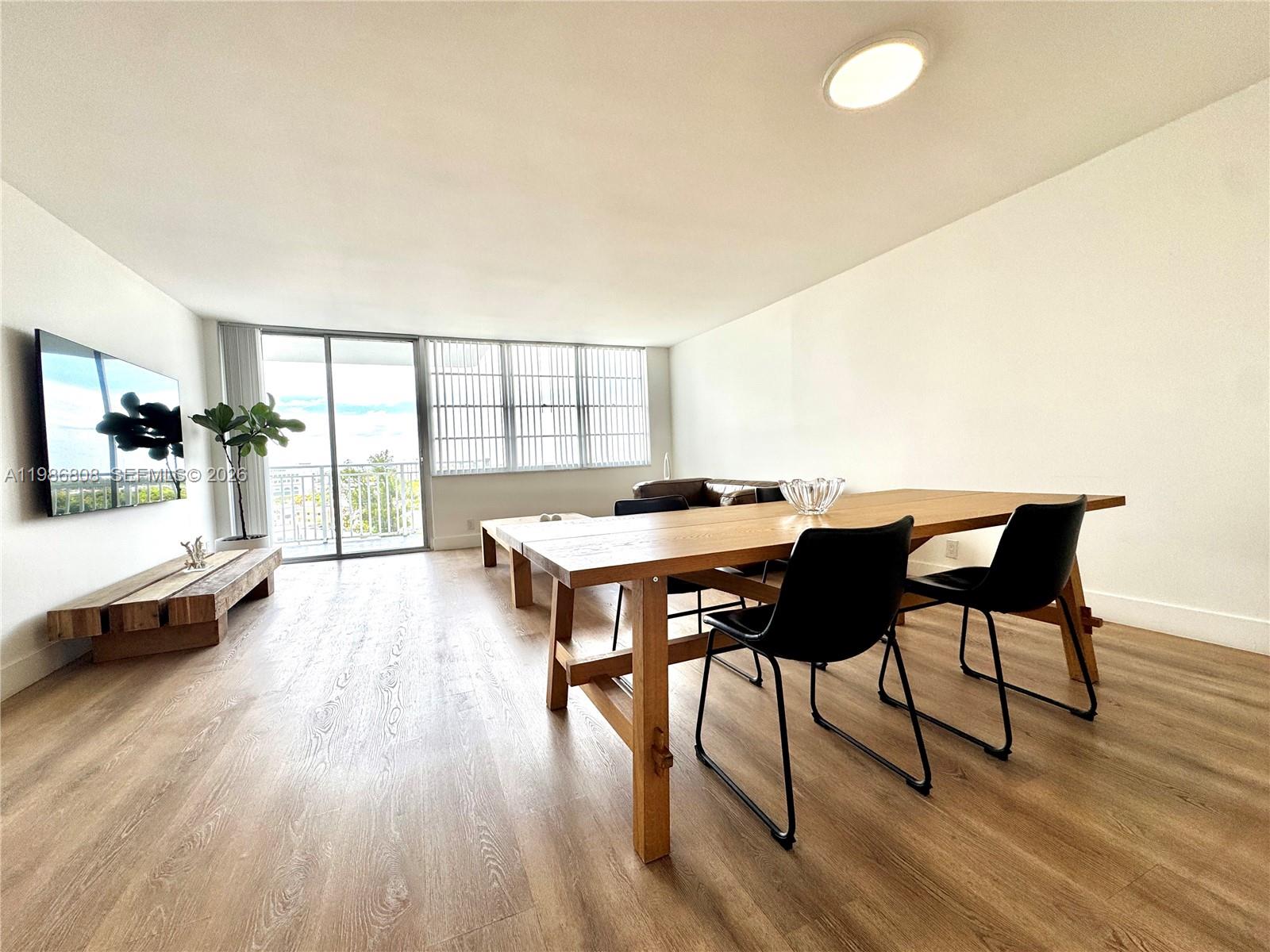 BAYVIEW TOWERS CONDO SOUT - Residential