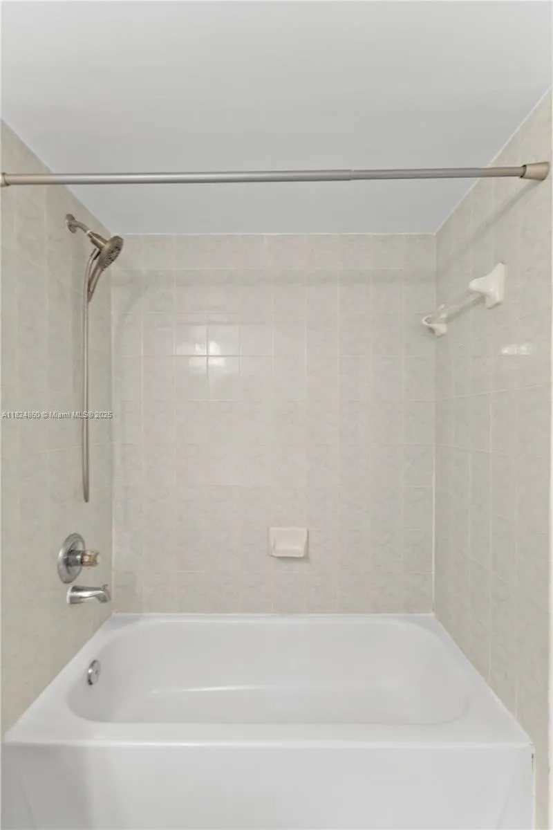 Miami, Florida 33183, United States, 3 Bedrooms Bedrooms, ,2 BathroomsBathrooms,Residential,Active,153696