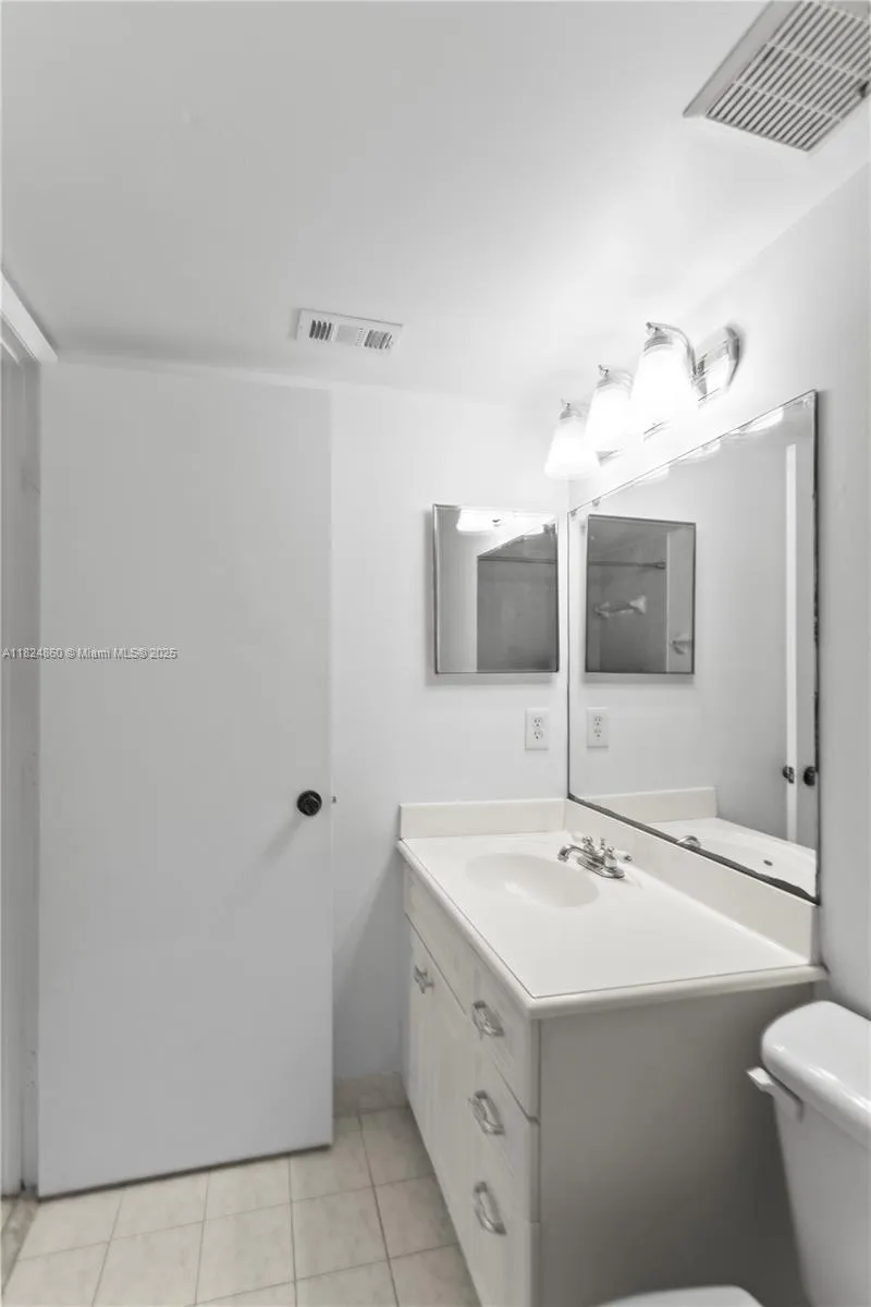 Miami, Florida 33183, United States, 3 Bedrooms Bedrooms, ,2 BathroomsBathrooms,Residential,Active,153696