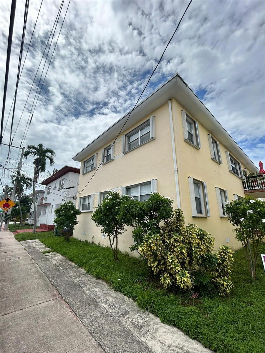 Rental Property at 7720 Byron Ave 4, Miami Beach, Miami-Dade County, Florida - Bedrooms: 3 
Bathrooms: 2  - $2,800 MO.