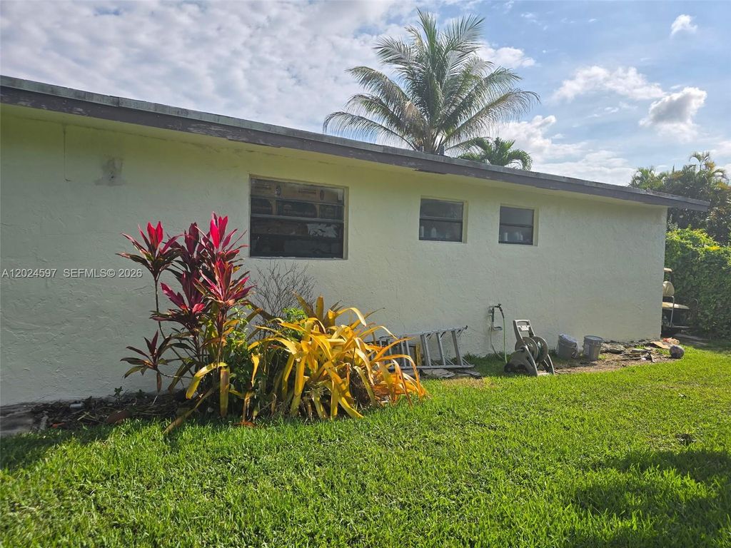Photo of 6590 SW 46th St, Davie, FL 33314 (MLS # A12024597)