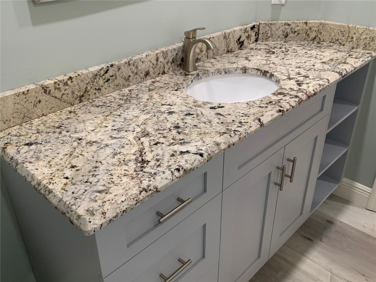 HANSONS LANDING CONDO - Residential