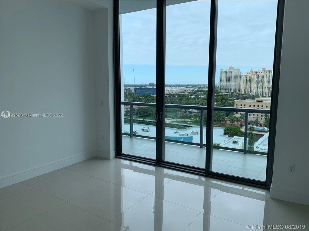 ECHO Aventura - Residential