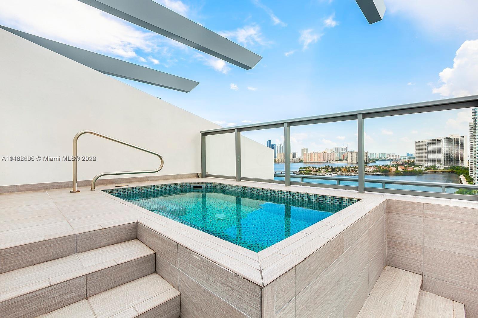 ECHO Aventura - Residential
