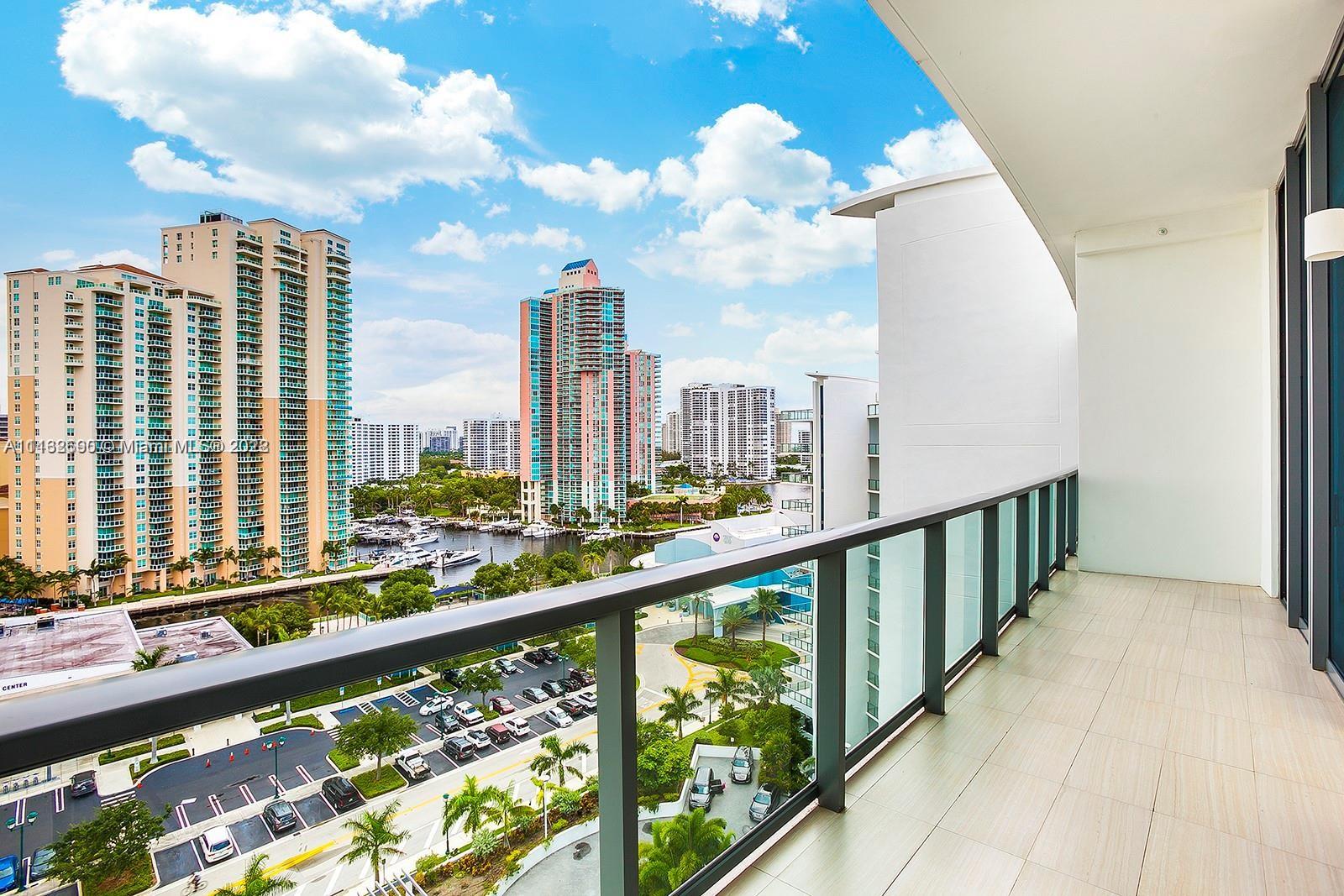 ECHO Aventura - Residential