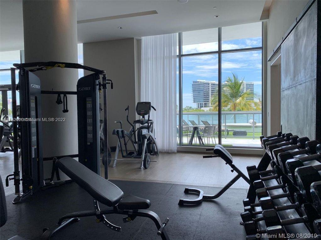 ECHO Aventura - Residential