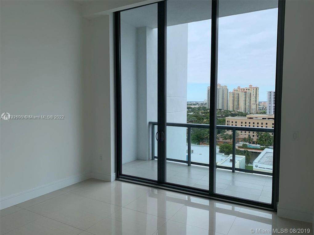 ECHO Aventura - Residential