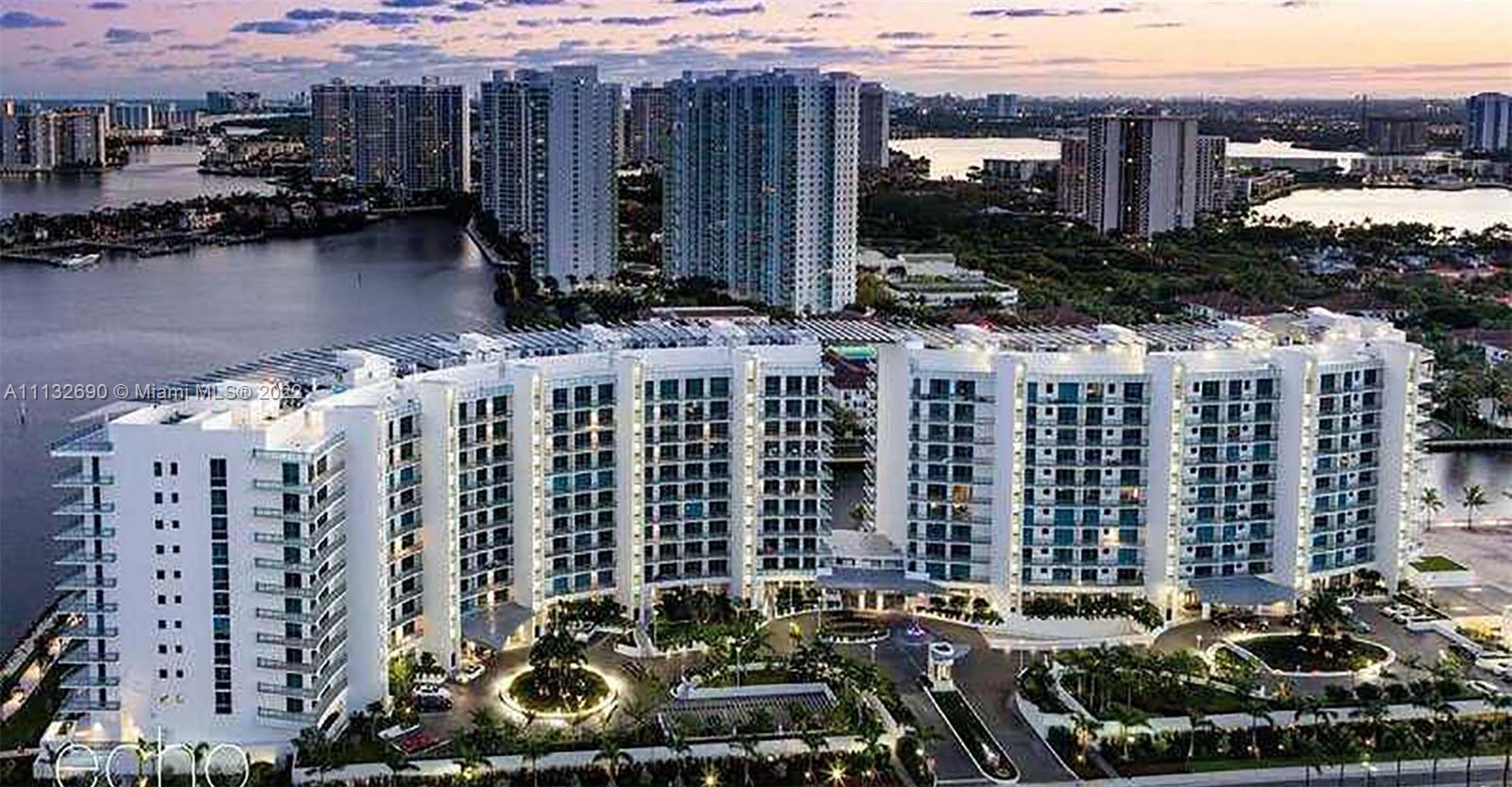ECHO Aventura - Residential