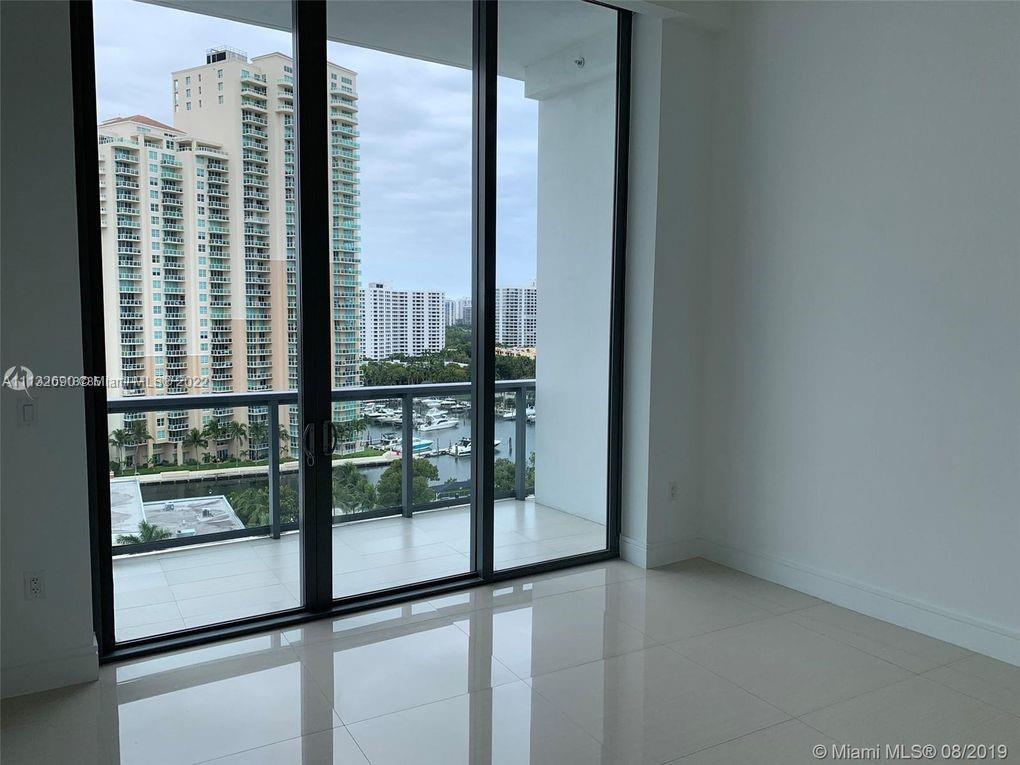 ECHO Aventura - Residential