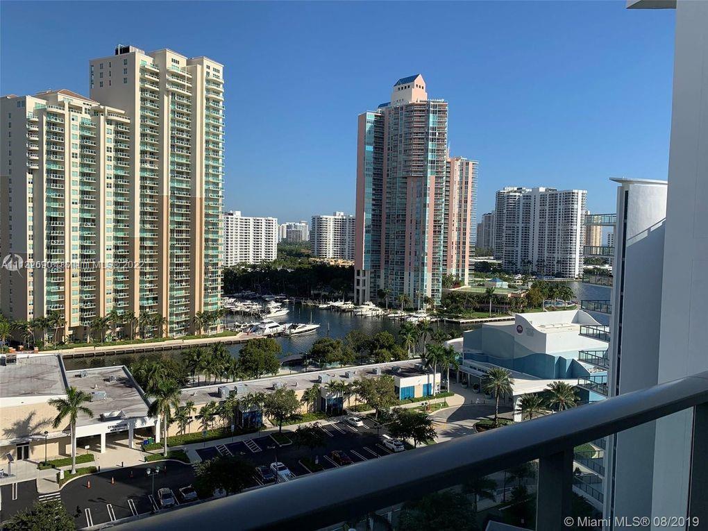 ECHO Aventura - Residential