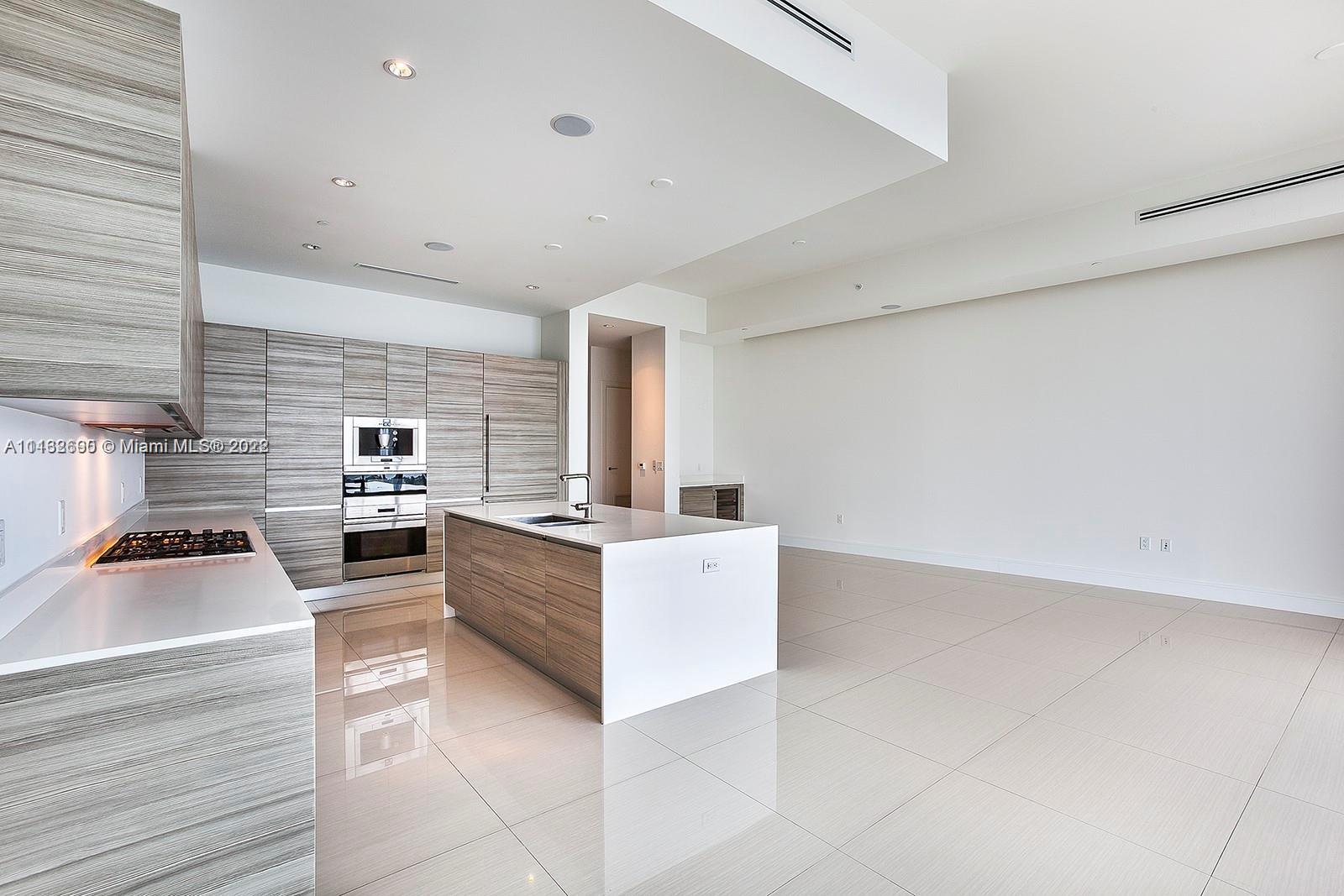 ECHO Aventura - Residential