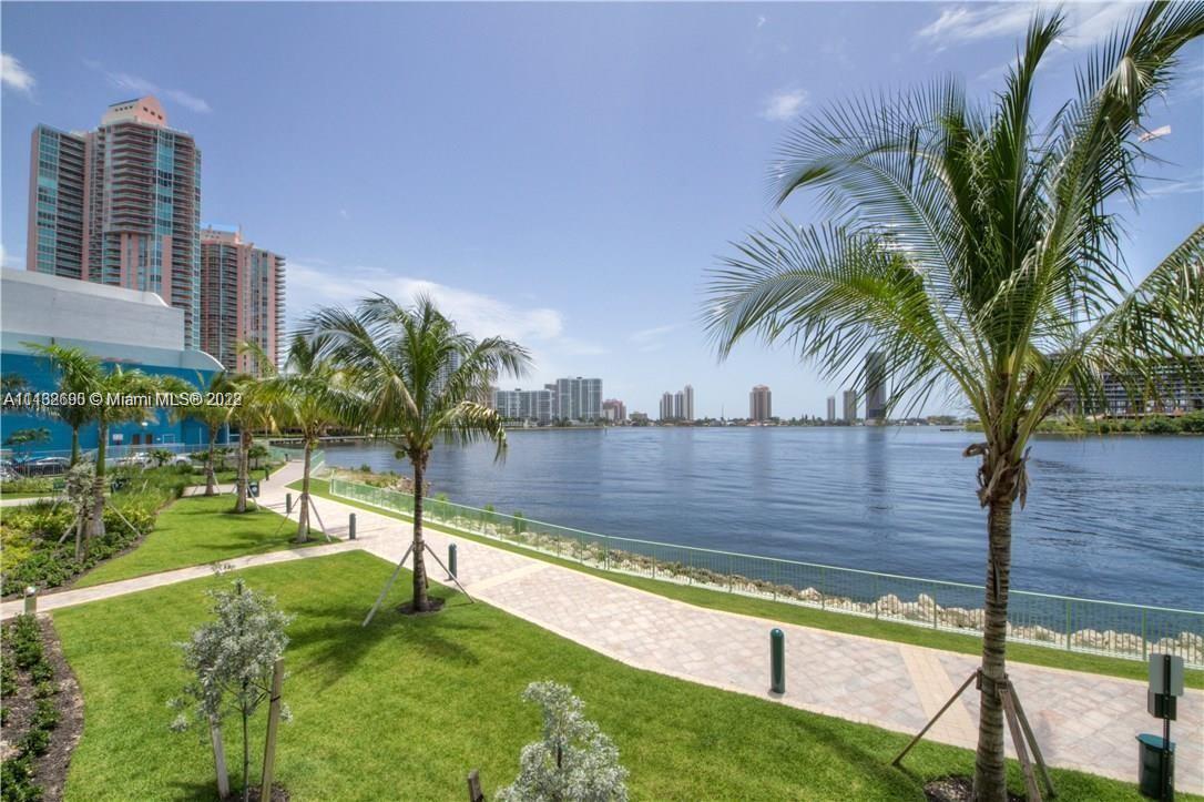 ECHO Aventura - Residential