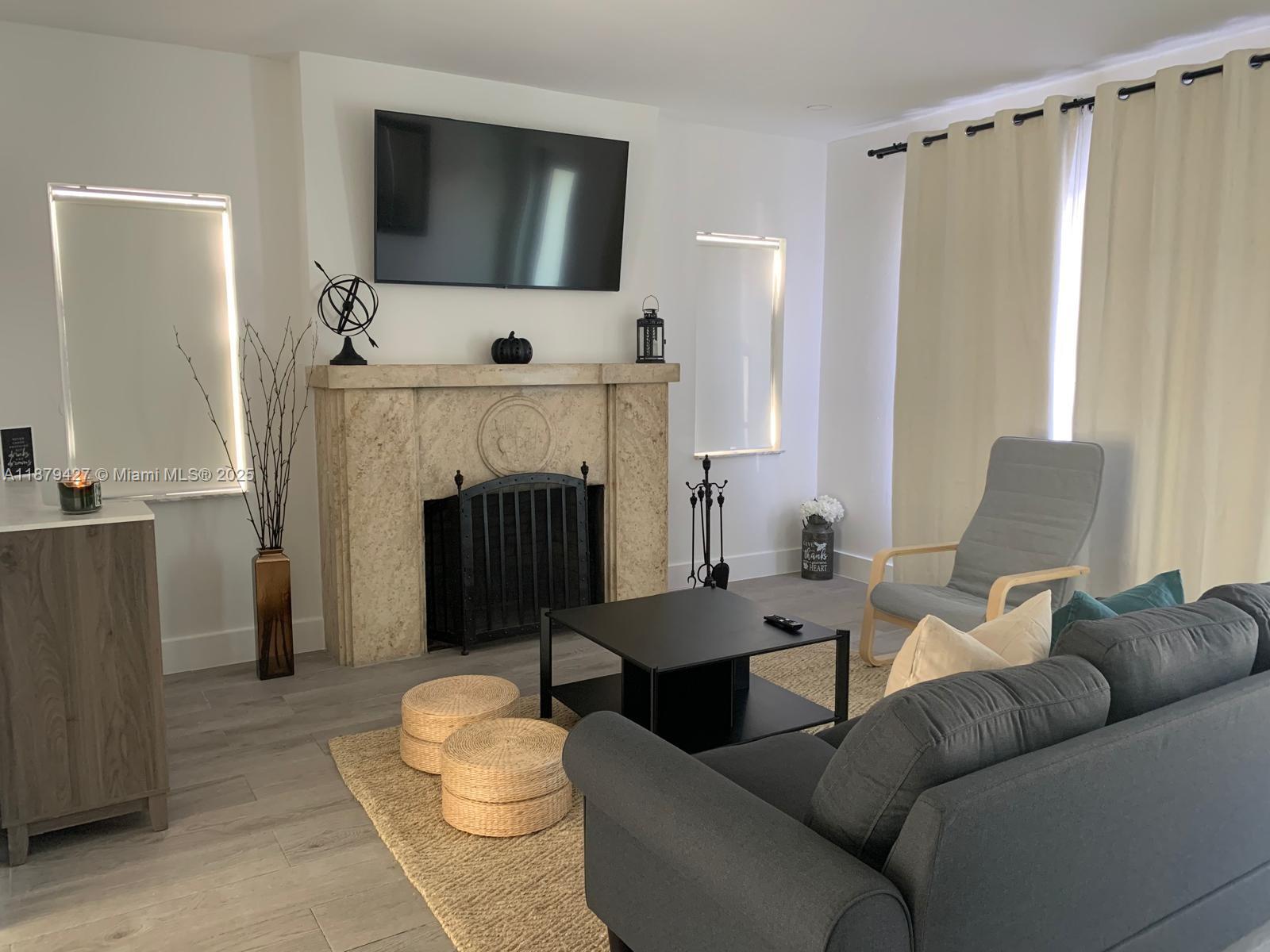 Charming 2-bedroom, 1-bath home located just minutes from Miami International Airport, Coral Gables, and major highways. The property offers comfort, a prime location, and excellent connectivity, ideal for those looking to live close to everything.