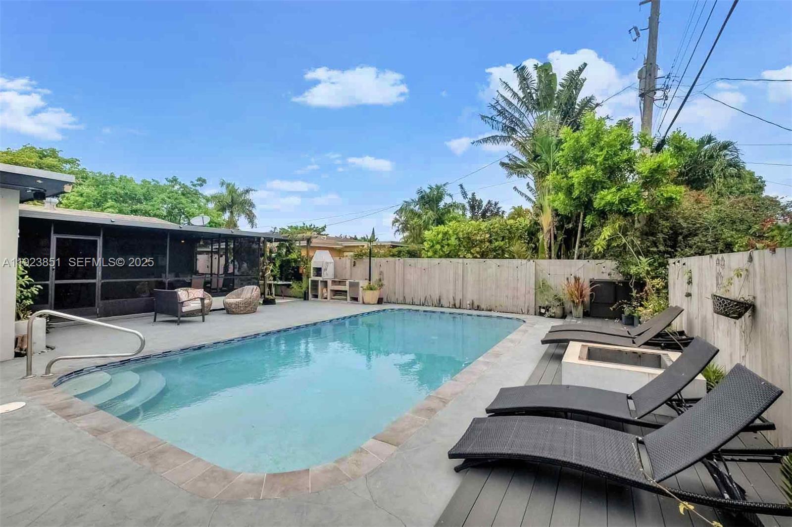 LLOYD ESTATES ADD RESUB - Residential Lease