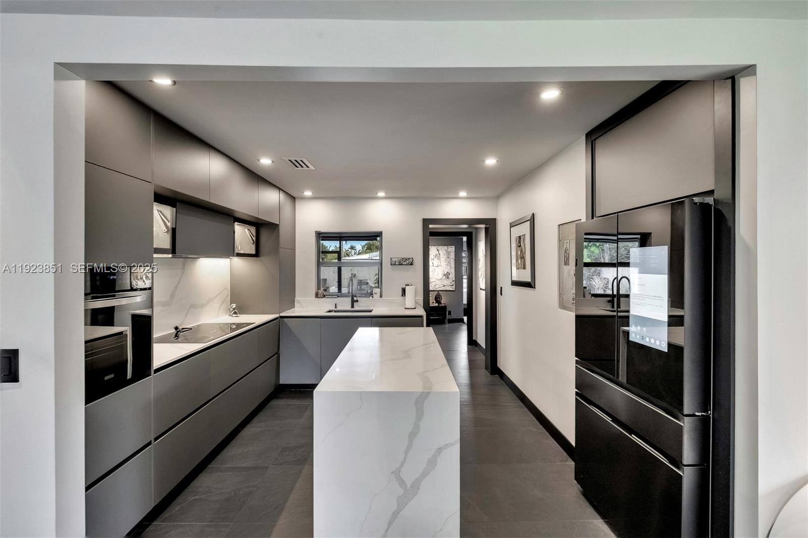 LLOYD ESTATES ADD RESUB - Residential Lease