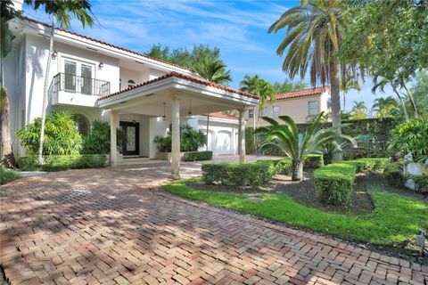 Photo of 2115 Country Club Prado, Coral Gables, FL 33134 (MLS # A11768627)