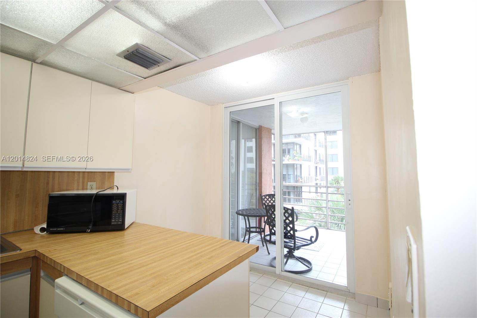 GREYNOLDS PARK CLUB CONDO - Residential Lease