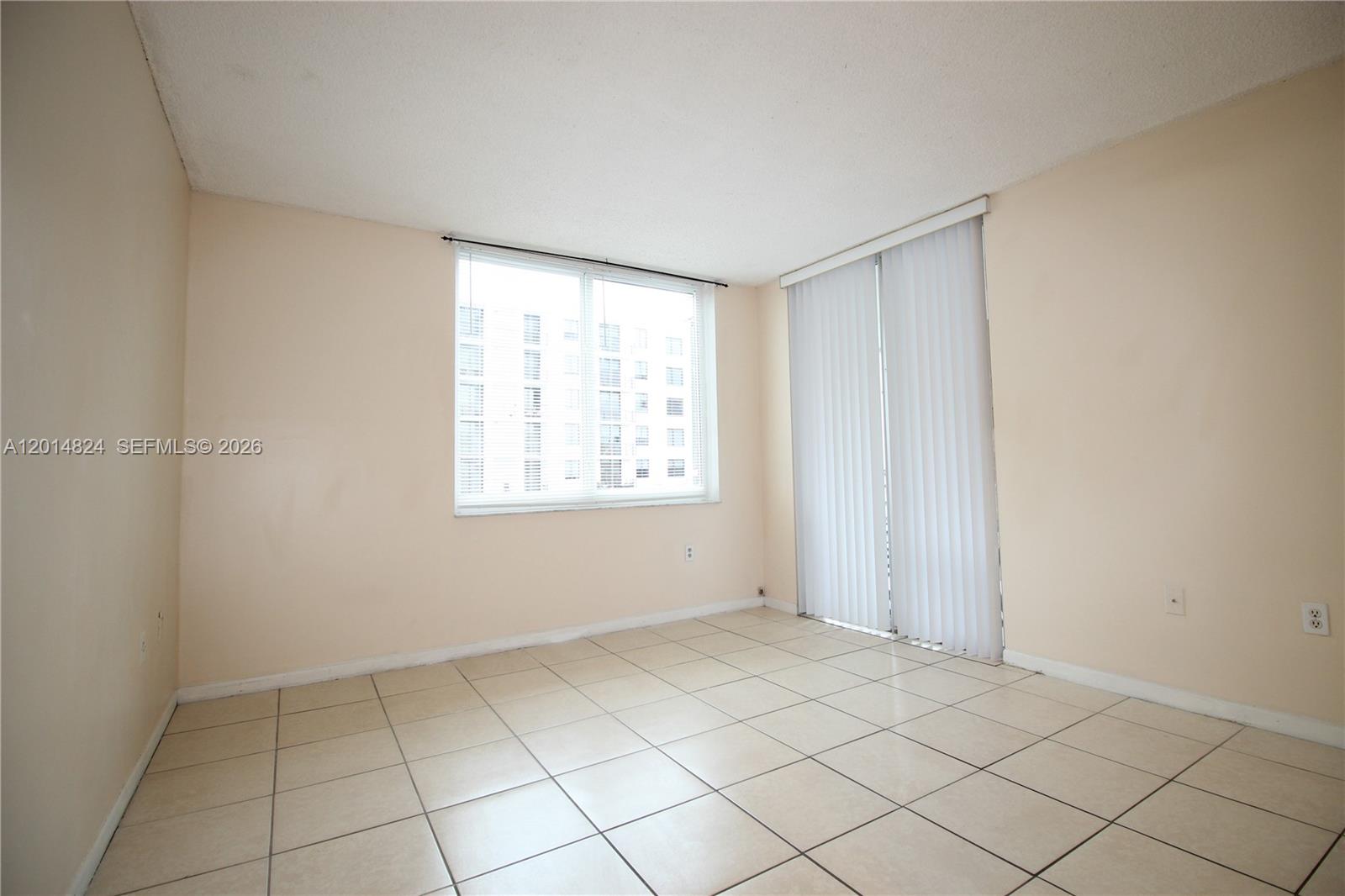 GREYNOLDS PARK CLUB CONDO - Residential Lease