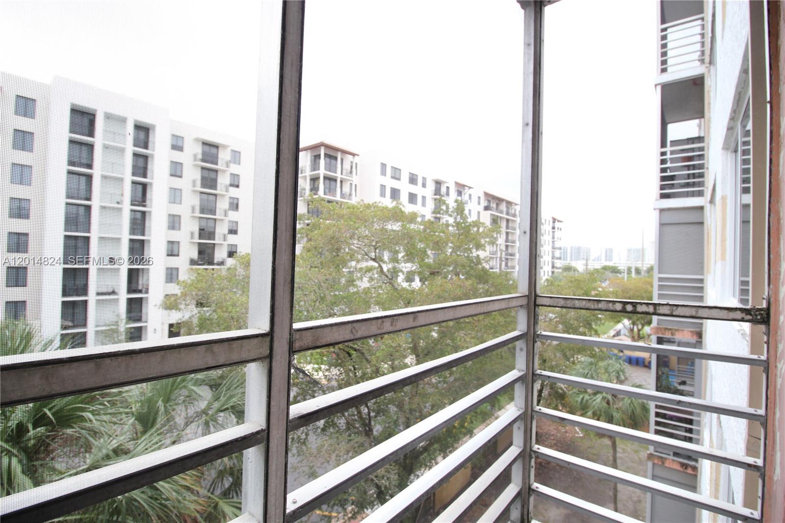 GREYNOLDS PARK CLUB CONDO - Residential Lease