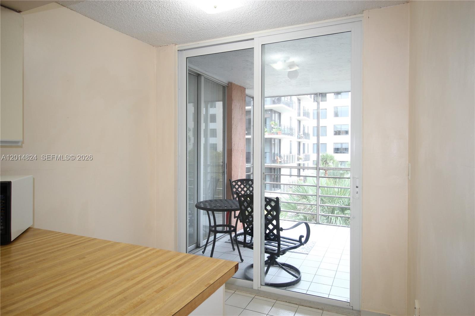 GREYNOLDS PARK CLUB CONDO - Residential Lease