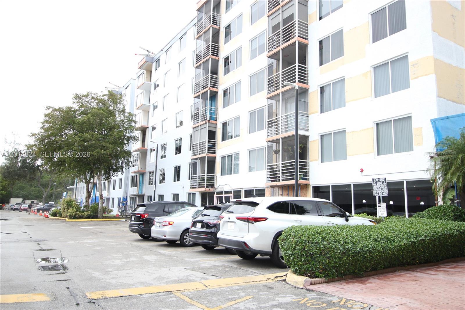 GREYNOLDS PARK CLUB CONDO - Residential Lease
