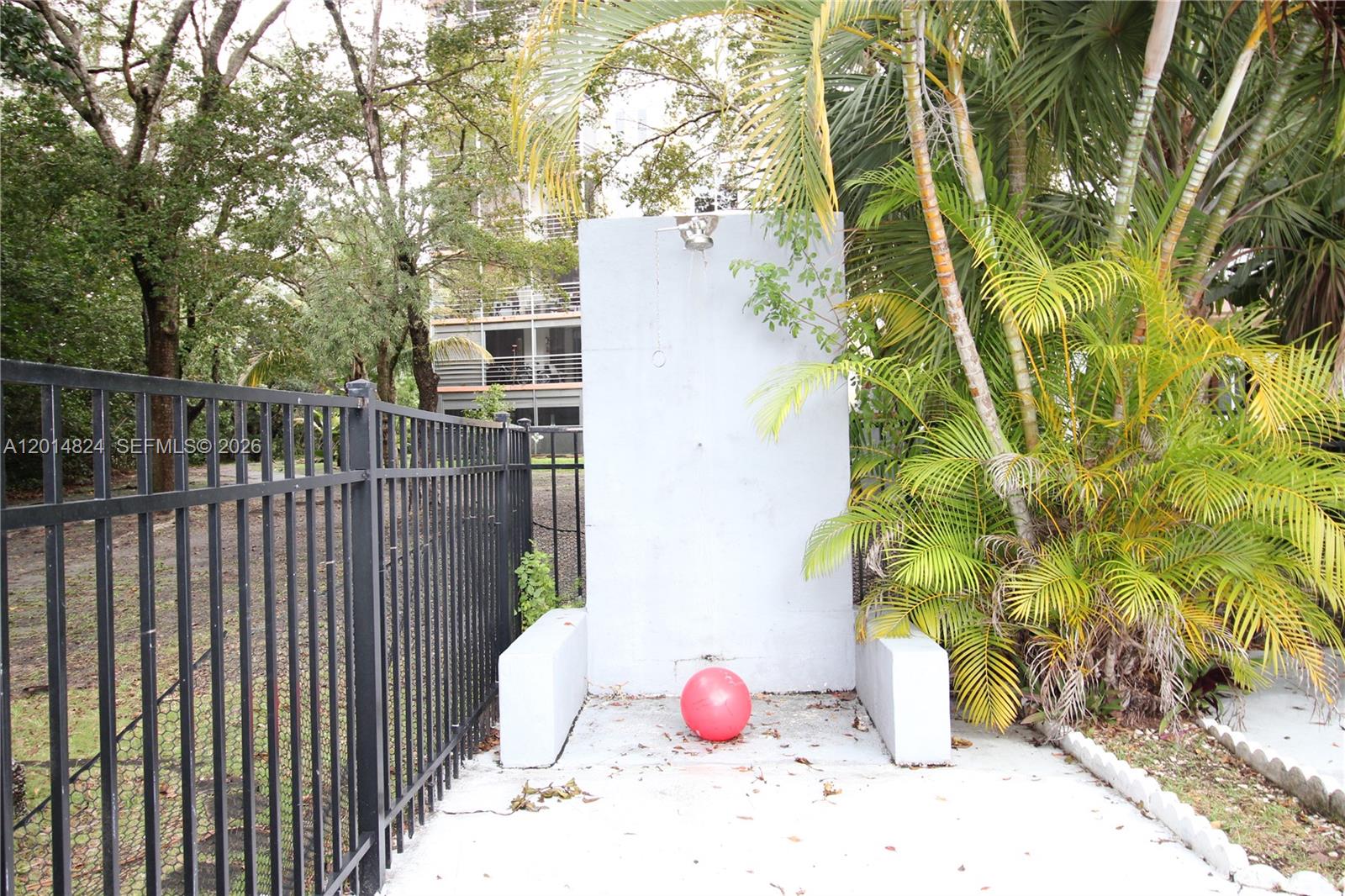 GREYNOLDS PARK CLUB CONDO - Residential Lease