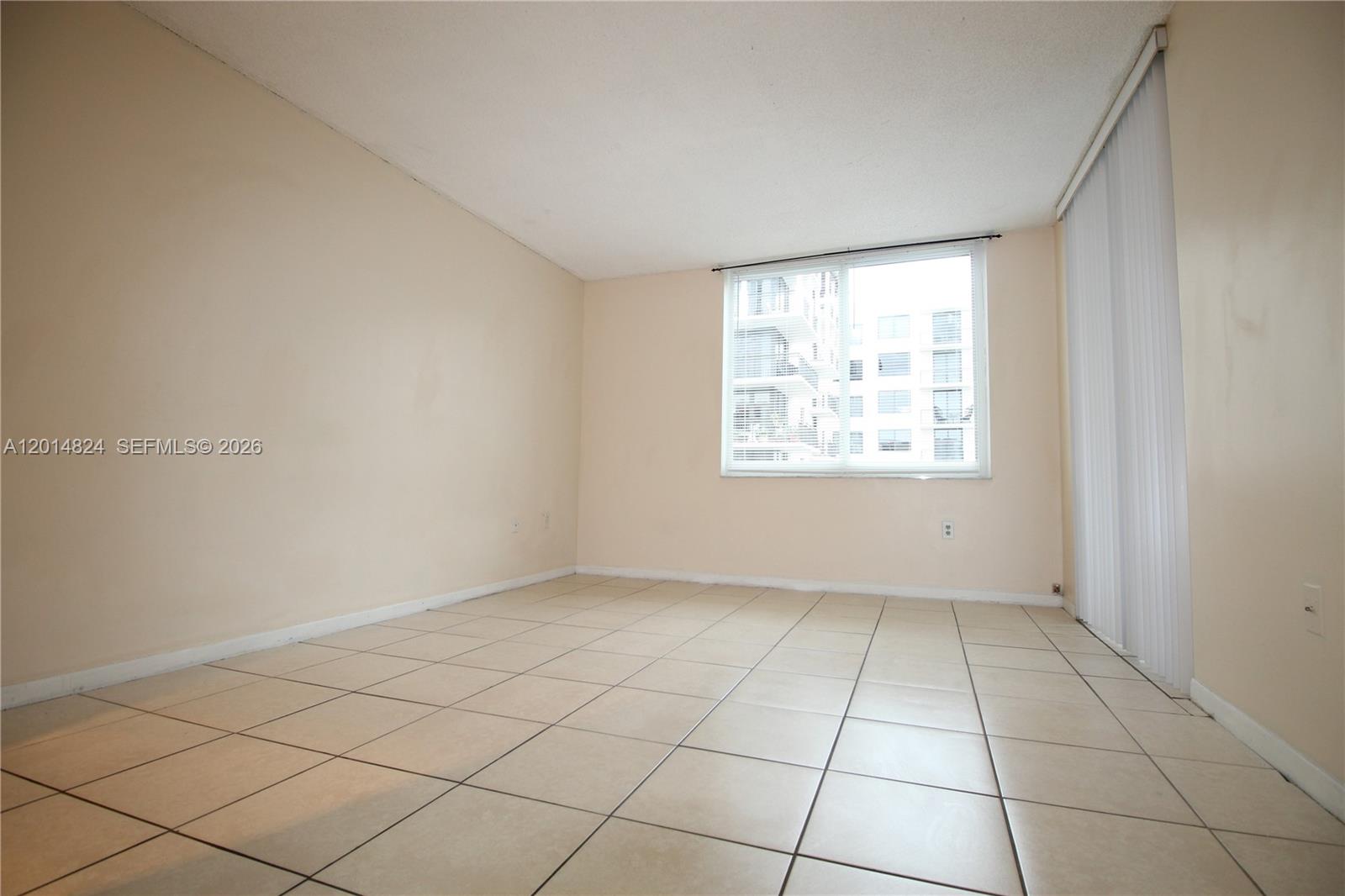 GREYNOLDS PARK CLUB CONDO - Residential Lease