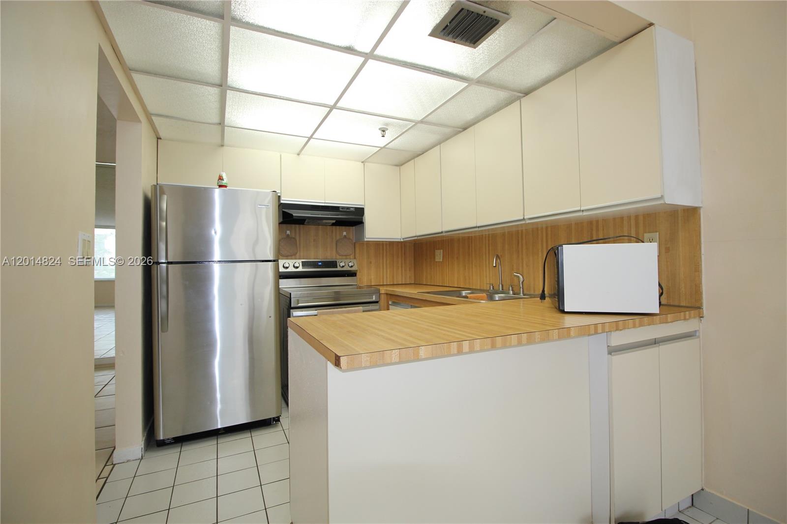 GREYNOLDS PARK CLUB CONDO - Residential Lease