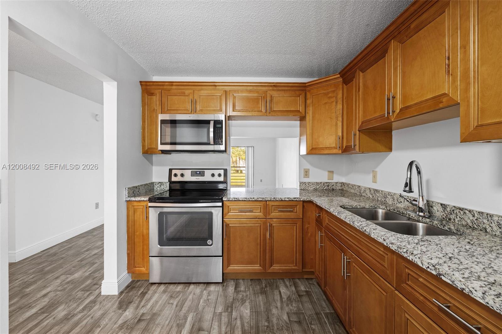 GOLDEN LAKES VILLAGE COND - Residential