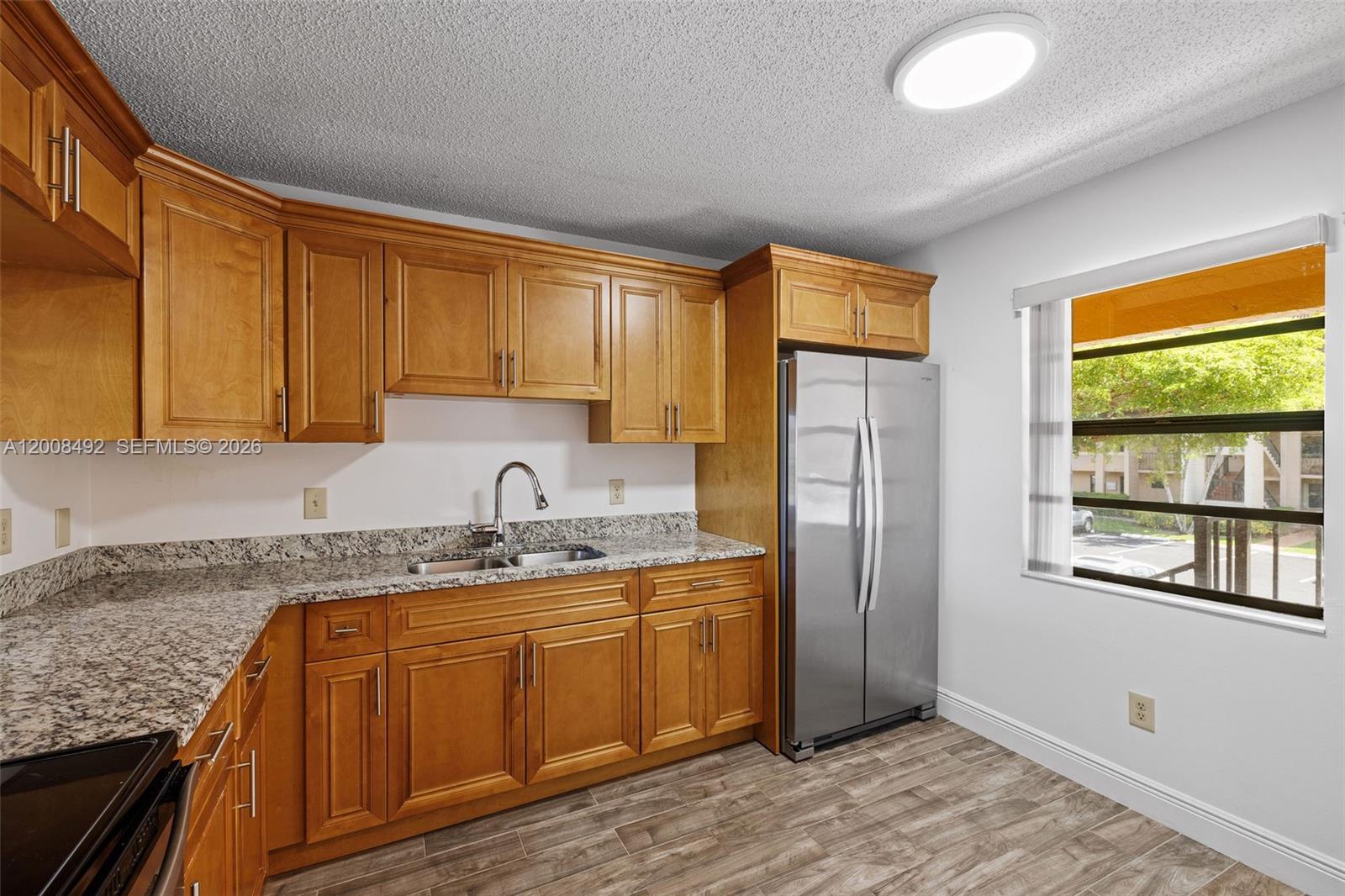 GOLDEN LAKES VILLAGE COND - Residential