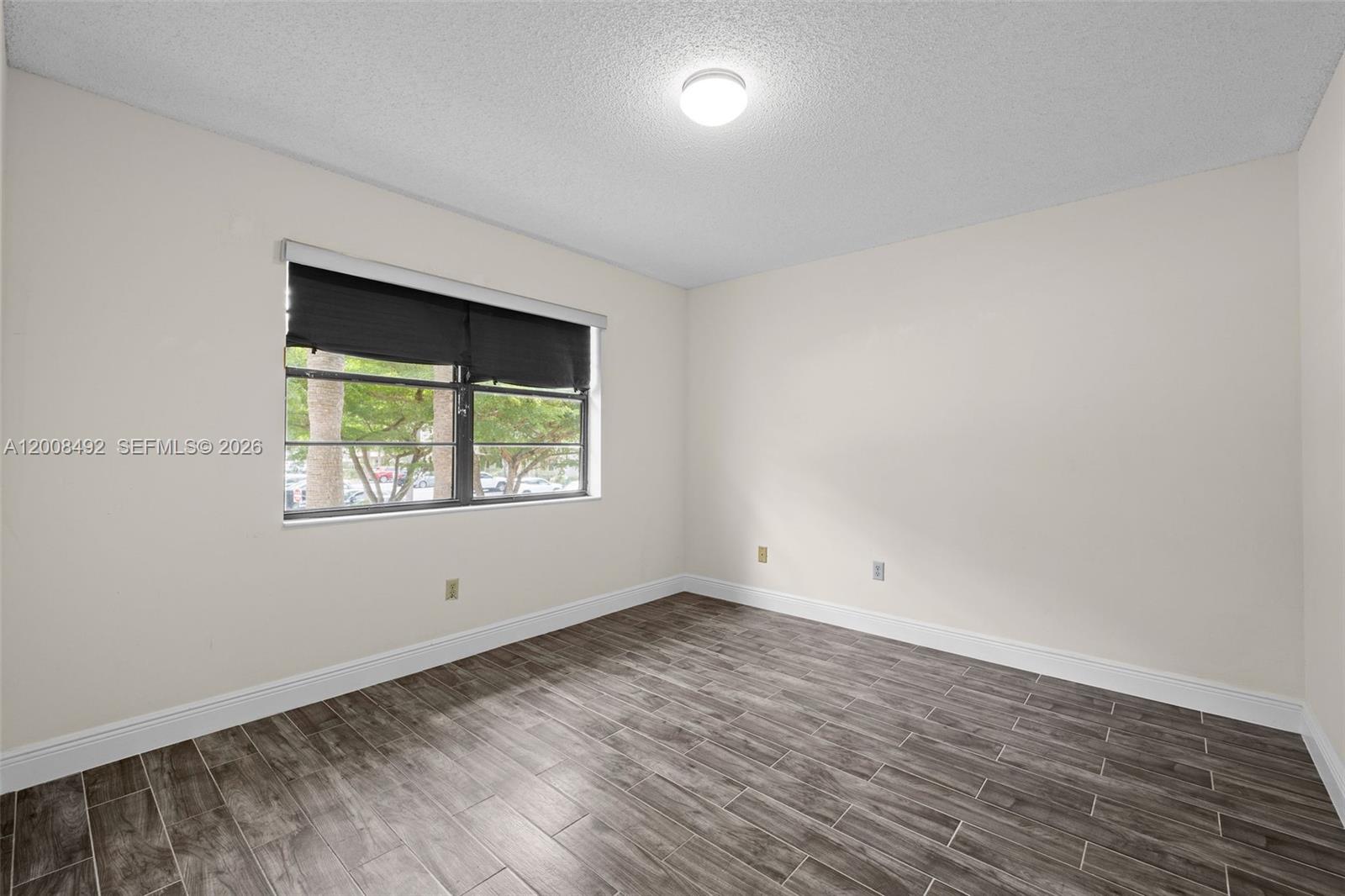 GOLDEN LAKES VILLAGE COND - Residential