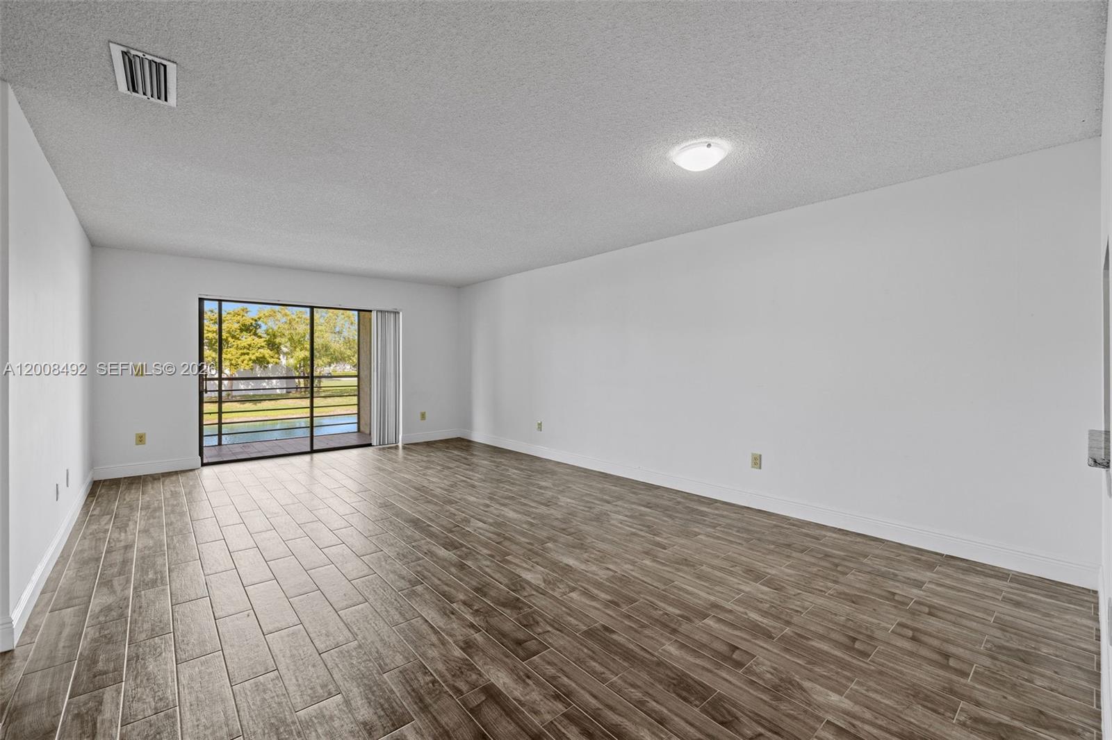 GOLDEN LAKES VILLAGE COND - Residential