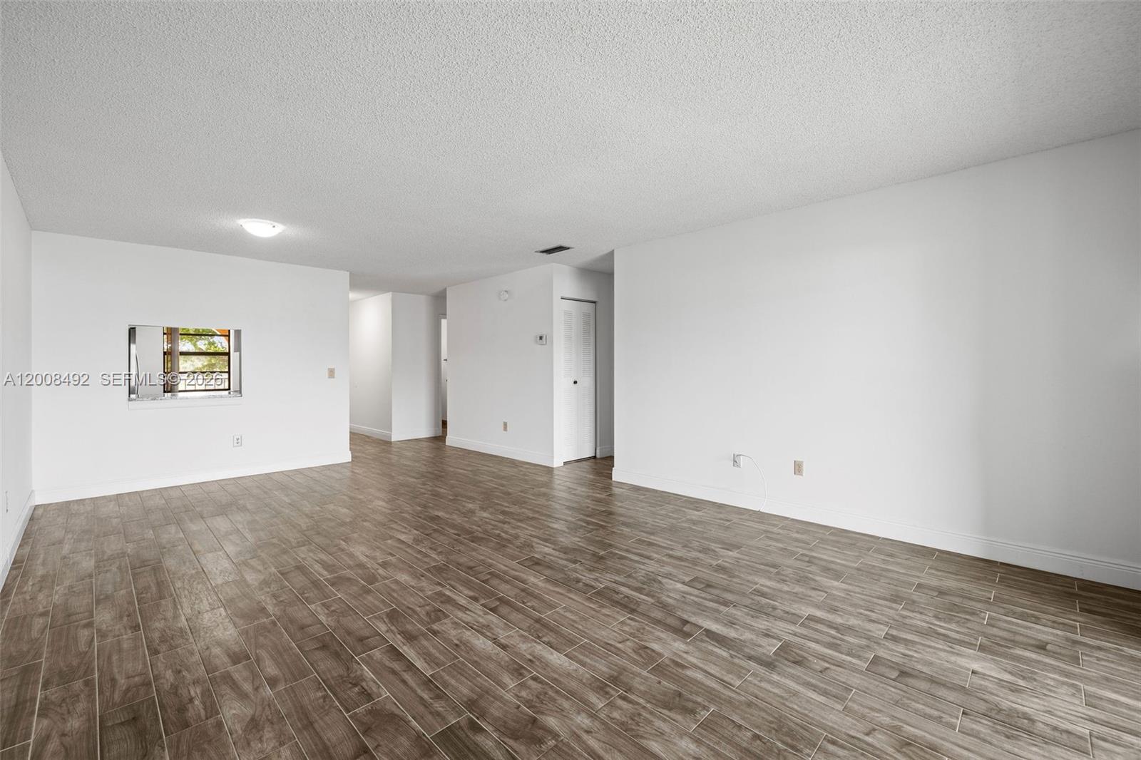 GOLDEN LAKES VILLAGE COND - Residential