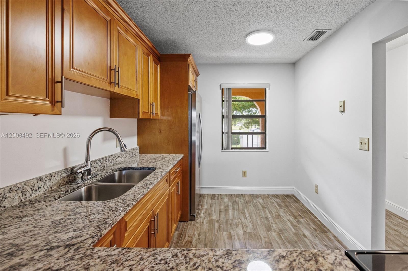 GOLDEN LAKES VILLAGE COND - Residential