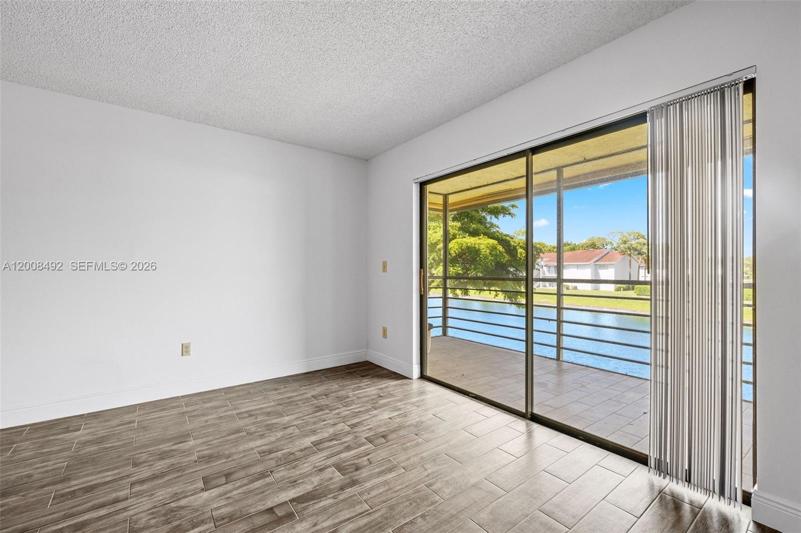 GOLDEN LAKES VILLAGE COND - Residential
