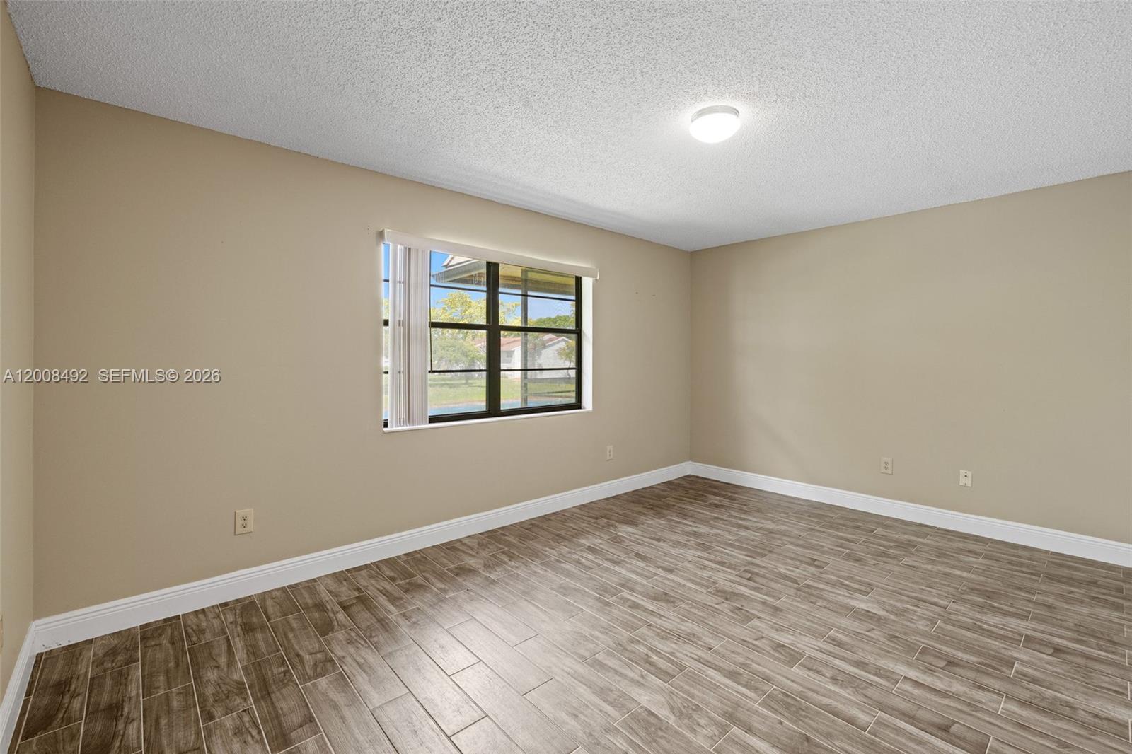 GOLDEN LAKES VILLAGE COND - Residential