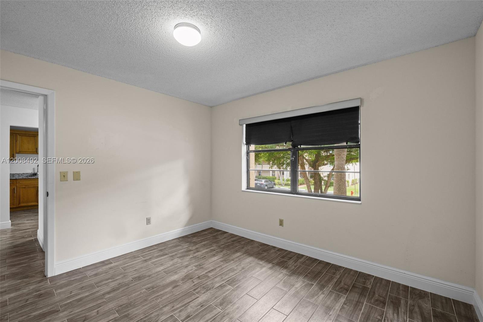 GOLDEN LAKES VILLAGE COND - Residential