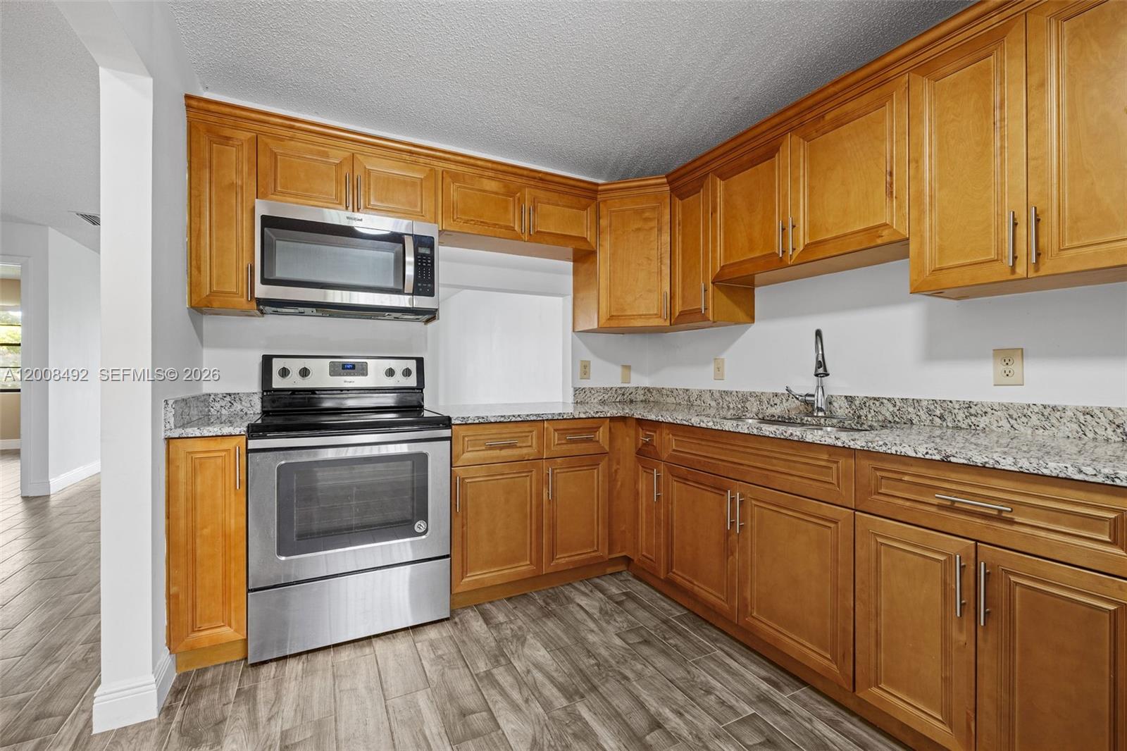 GOLDEN LAKES VILLAGE COND - Residential