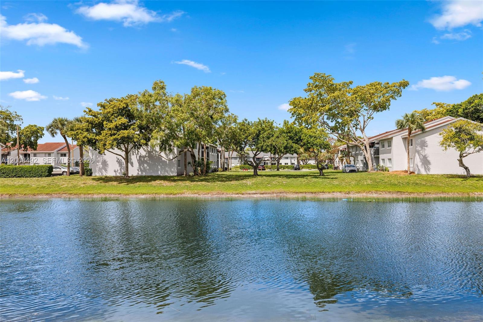 GOLDEN LAKES VILLAGE COND - Residential