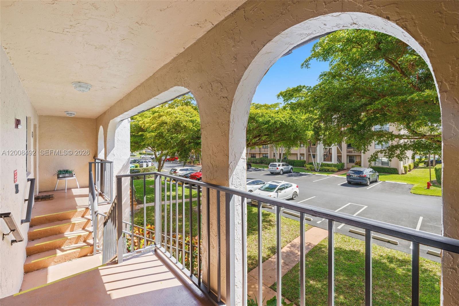GOLDEN LAKES VILLAGE COND - Residential
