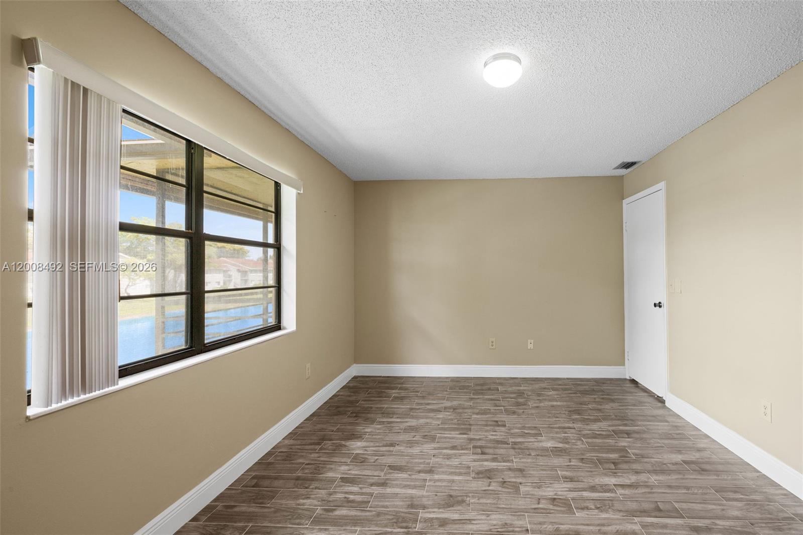 GOLDEN LAKES VILLAGE COND - Residential