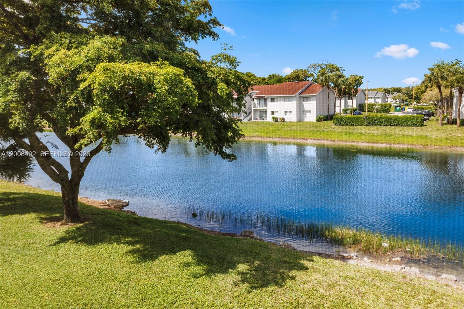 GOLDEN LAKES VILLAGE COND - Residential