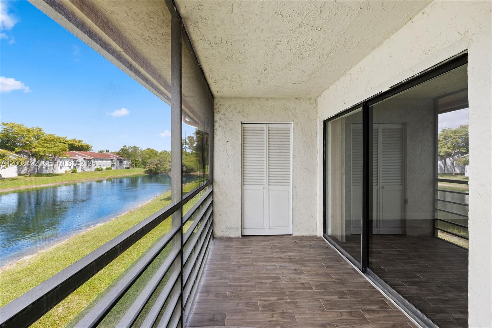 GOLDEN LAKES VILLAGE COND - Residential