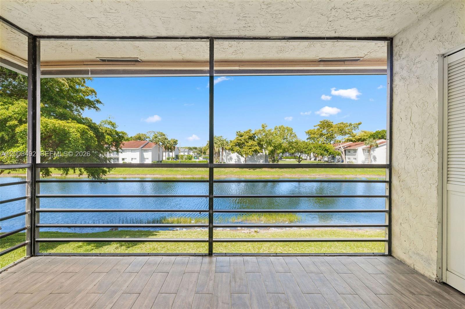 GOLDEN LAKES VILLAGE COND - Residential