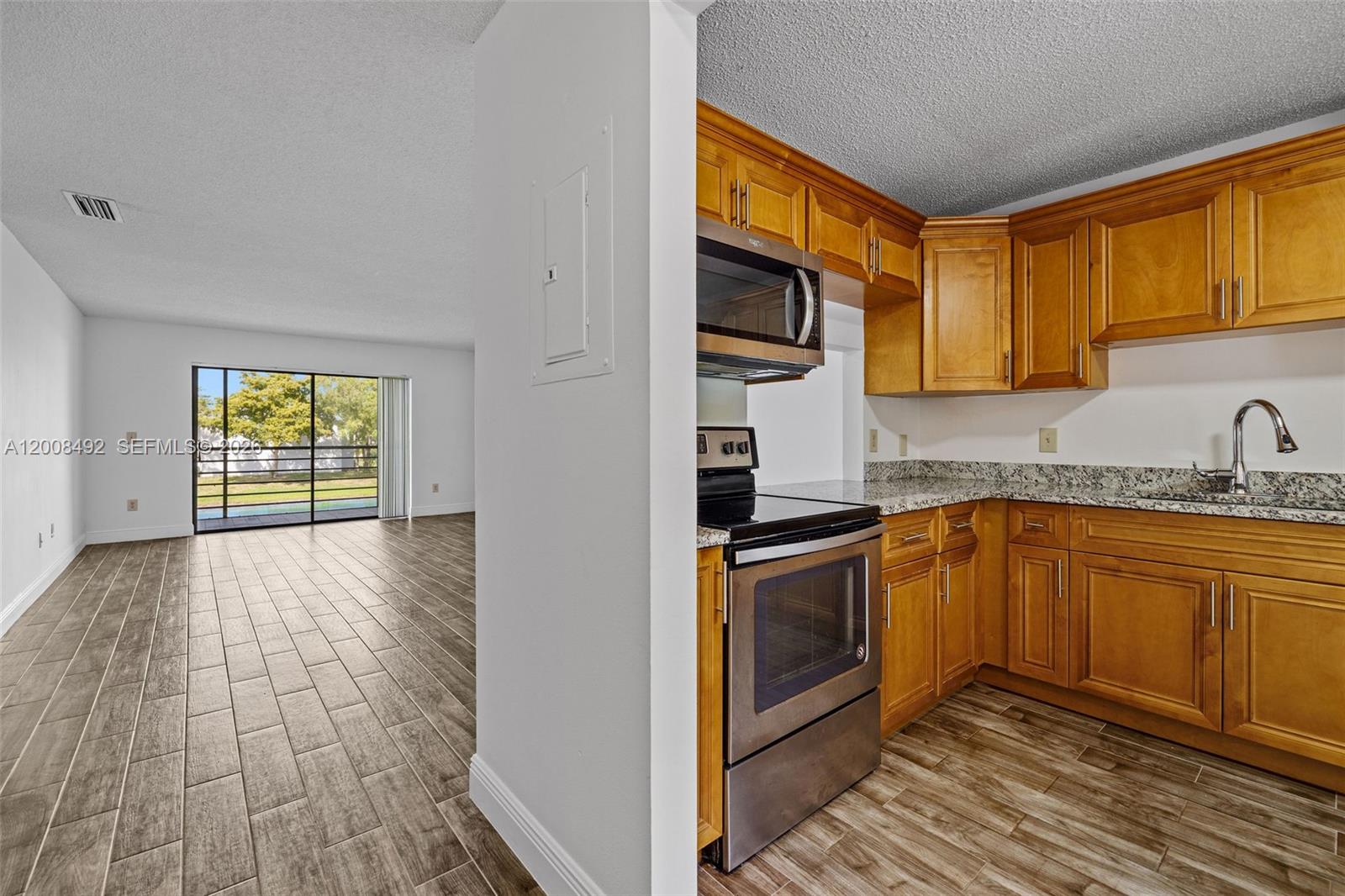 GOLDEN LAKES VILLAGE COND - Residential