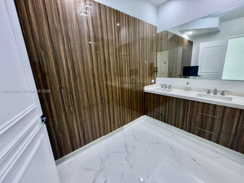 ASIA CONDO - Residential Lease